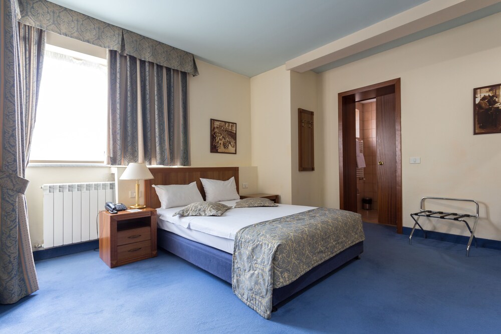 Double/Twin Standard Room photo 3