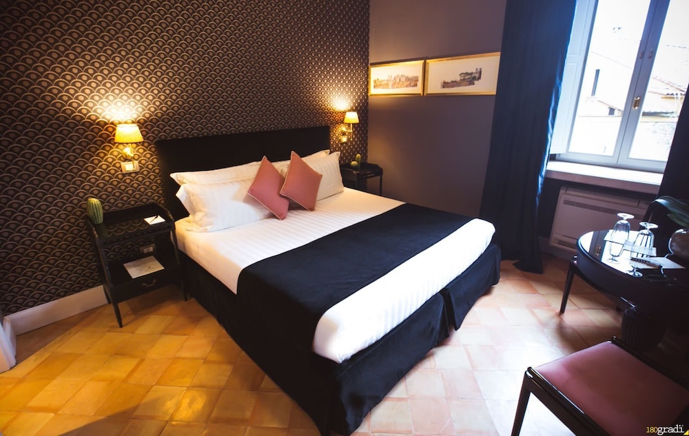 Basic Triple Room, Multiple Beds photo 2