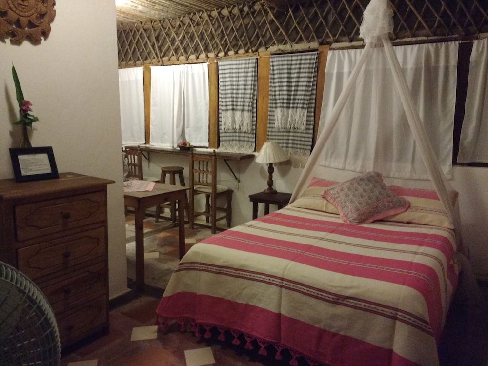 Standard Room, Kitchenette (6)