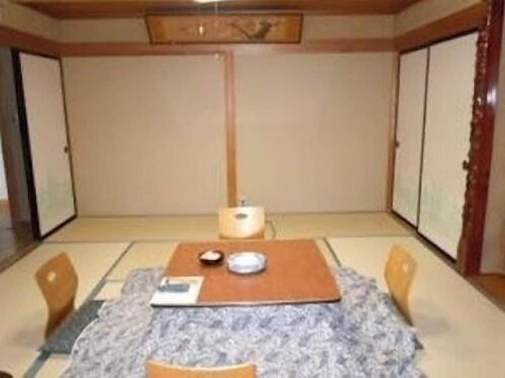 Japanese Style Room with Shared Bathroom photo 2
