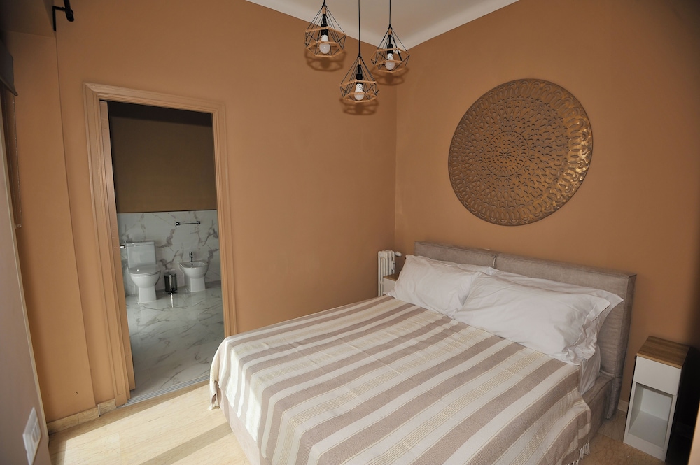 Suite, City View