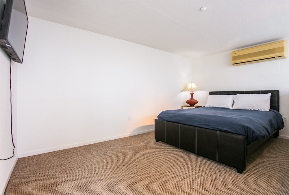 Condo (LOFT 301)