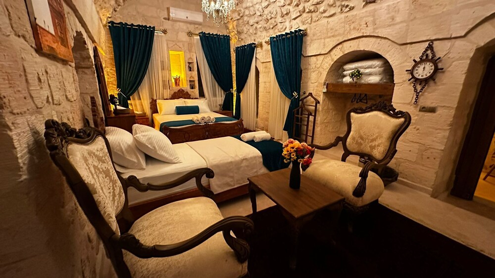 SEMIRAMIS photo 3