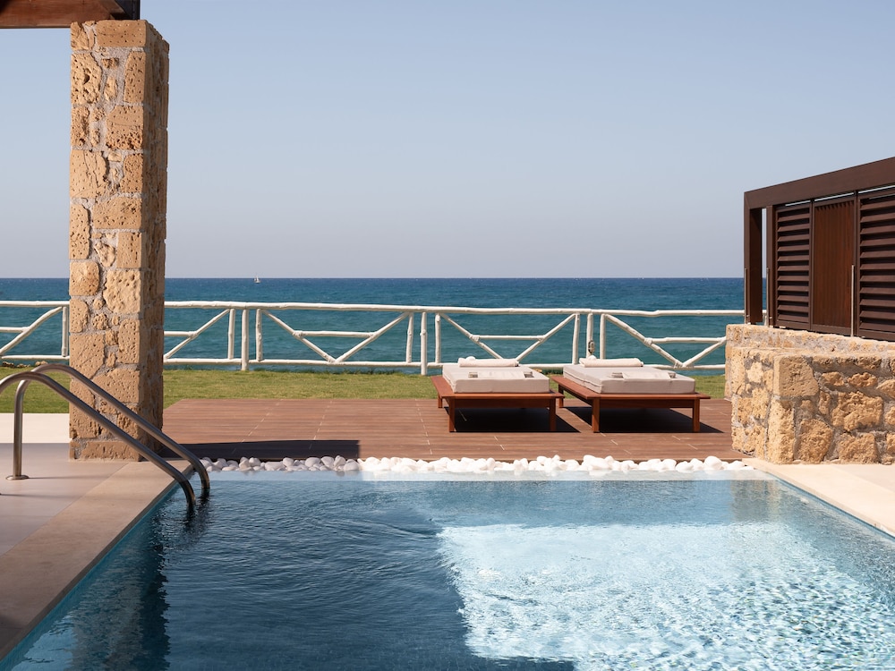 Luxury Suite, Beachfront photo 2