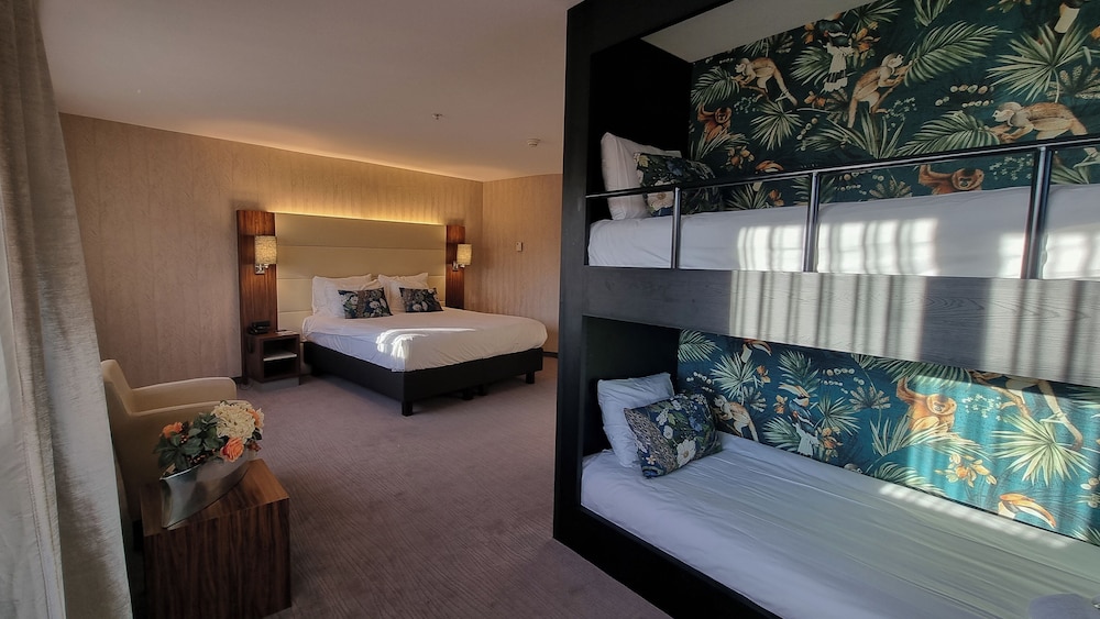 Executive Quadruple Room - Photo 3