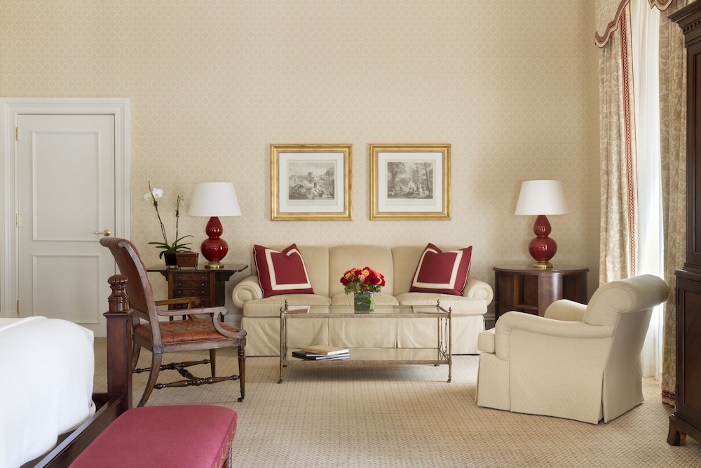 Junior Room, 1 King Bed (Capital Great) photo 2