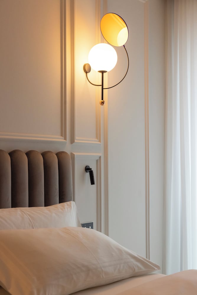 Premium Twin Room photo 3