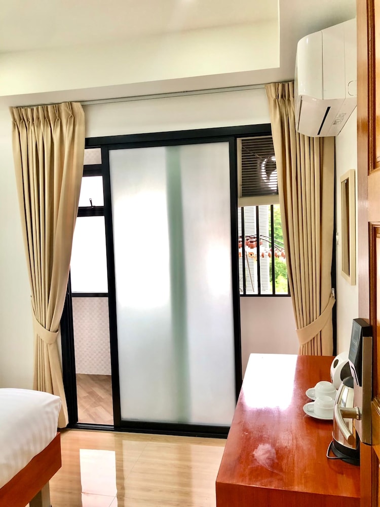Deluxe Double Room, Balcony - Photo 1