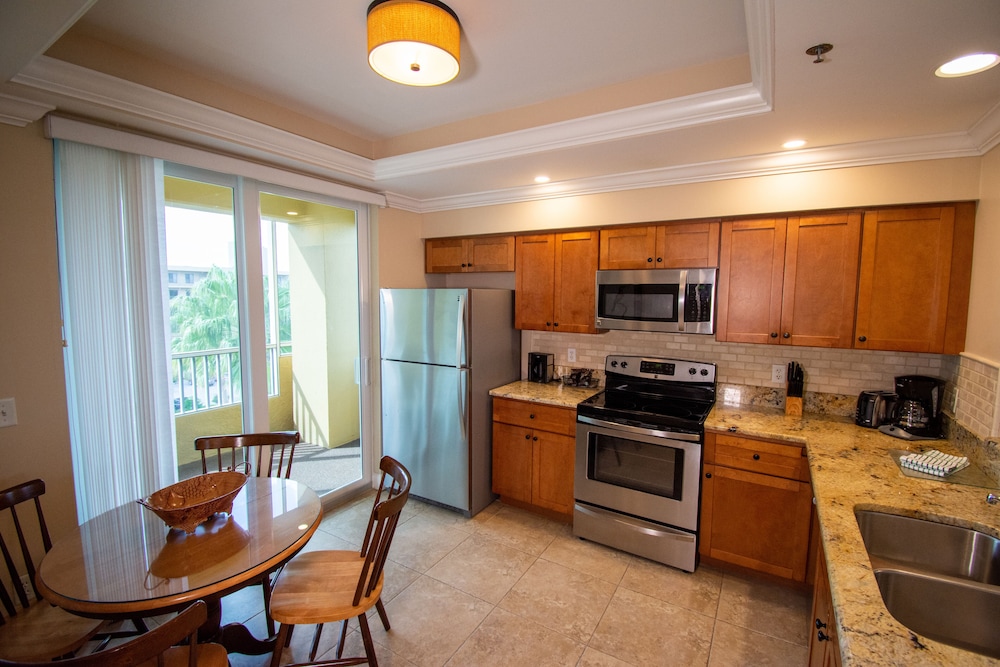 Bayside Deluxe Condo, 2 Bedroom 2 Bath
