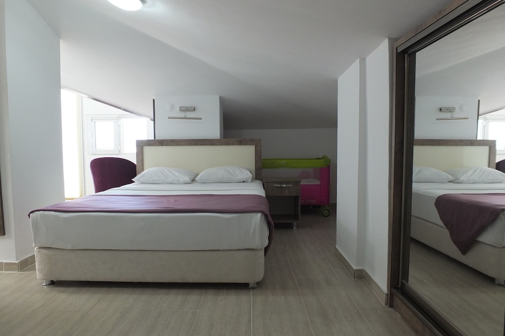 Economy Room, Terrace photo 3