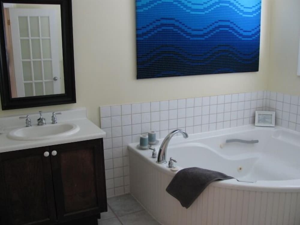 Standard Double Room, Jetted Tub photo 3