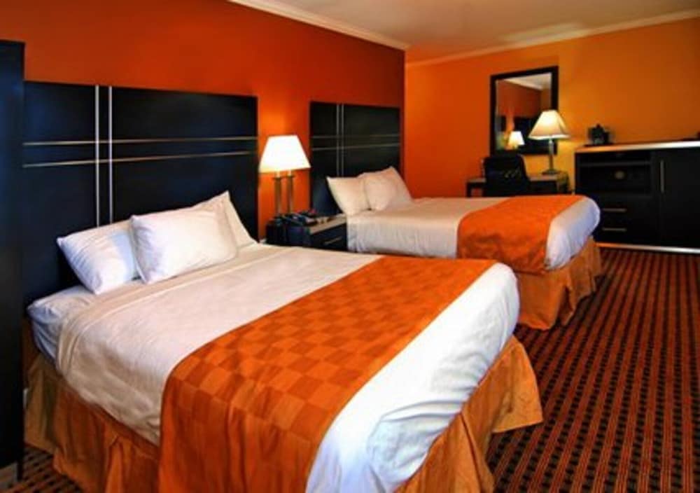 Standard Quadruple Room, 2 Double Beds, Non Smoking photo 3