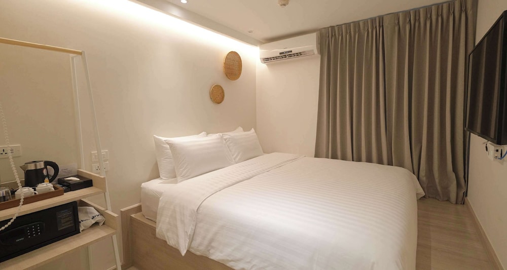 Standard Room, 1 Double Bed, Non Smoking photo 3