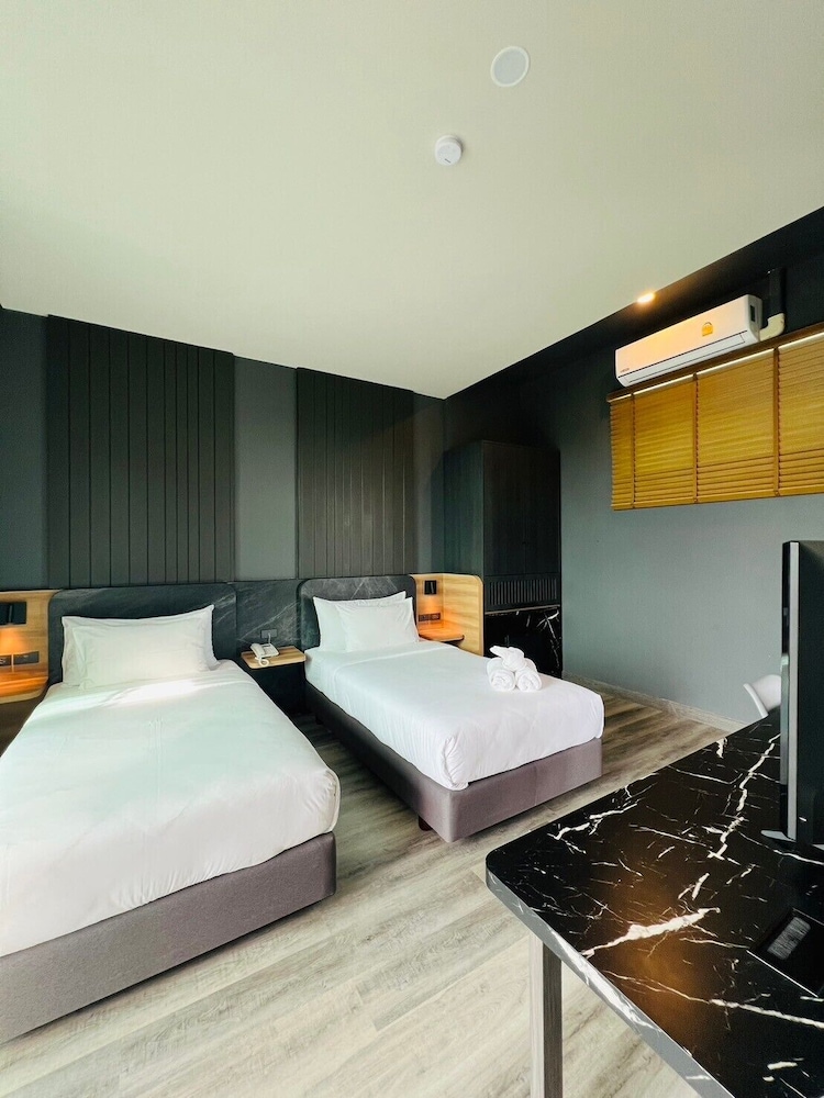 Superior Twin Room - Photo 12