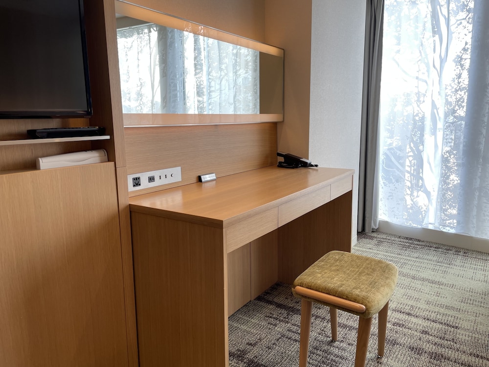 Twin Room, Non Smoking - Photo 9