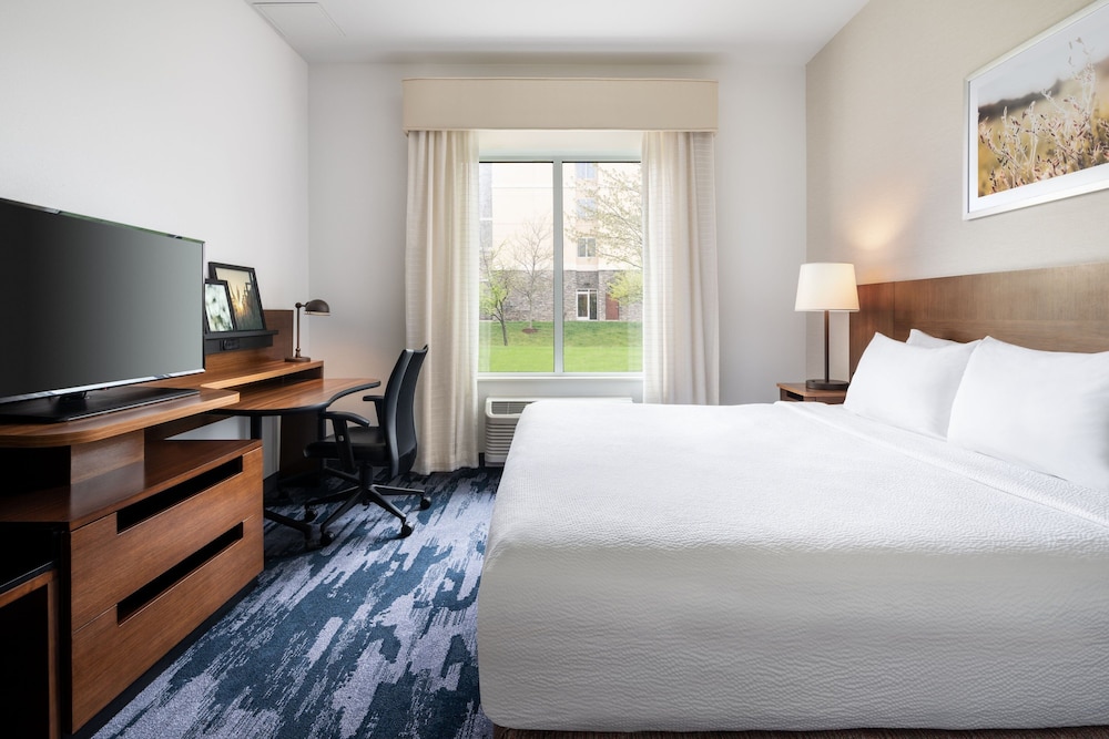 Room, 1 King Bed (Hearing Accessible) photo 2
