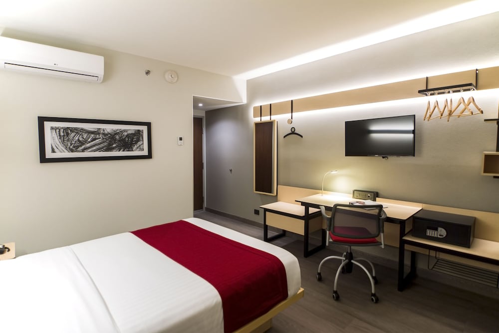 Room, 1 Queen Bed photo 2