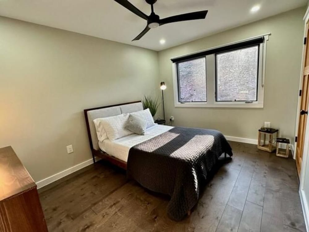 House, 2 Bedrooms photo 3