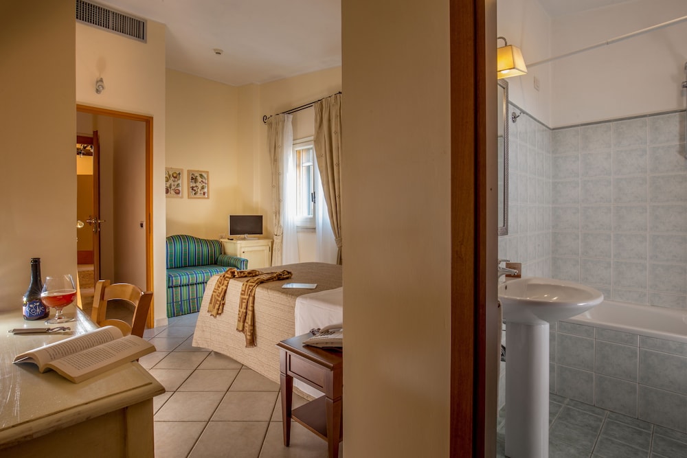 Single Room photo 2