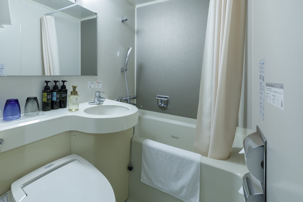 Economy Single Room, Non Smoking (Single Use) photo 3