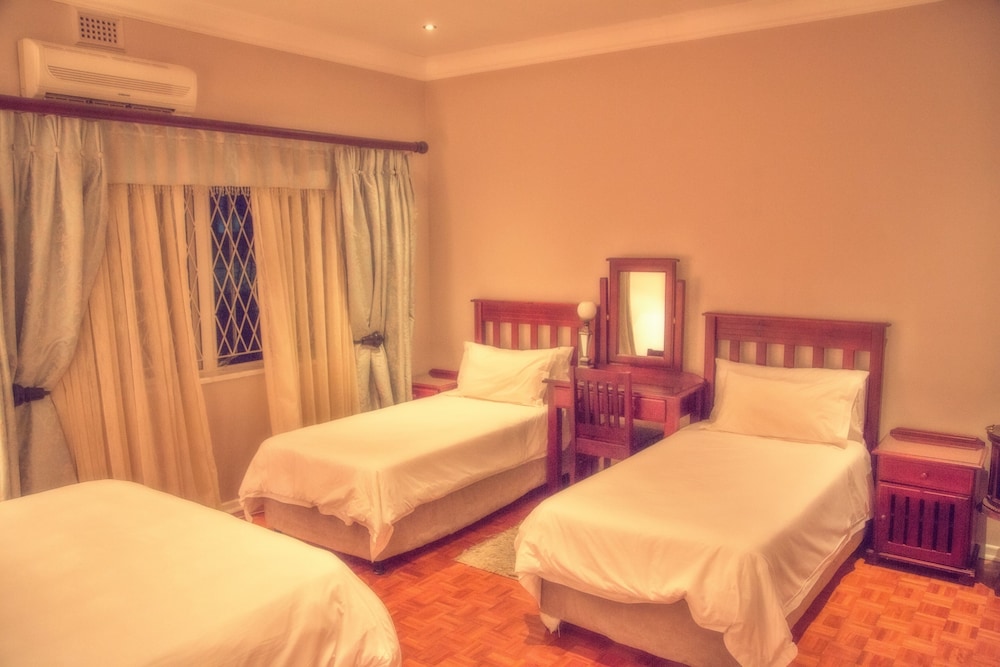 Room 2 - Deluxe Family Room (2) photo 2