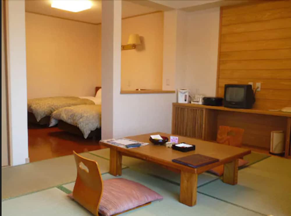 Japanese Western Twin Room, (Mt.Fuji View) photo 2