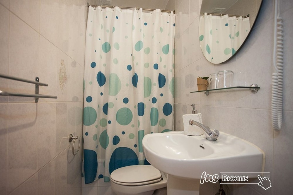 Double Room, 1 Double Bed, Private Bathroom thumbnail 5