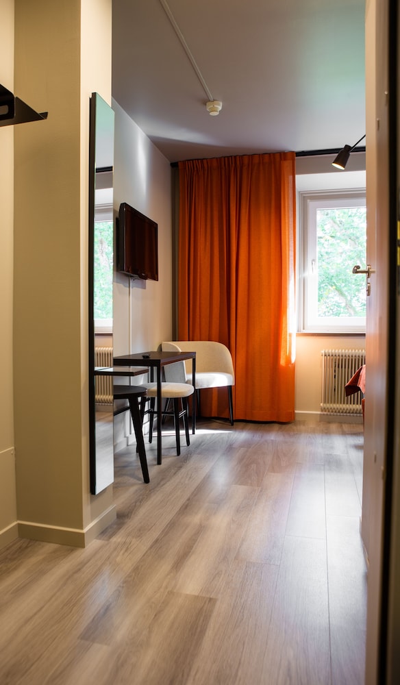 Twin Room - Photo 5