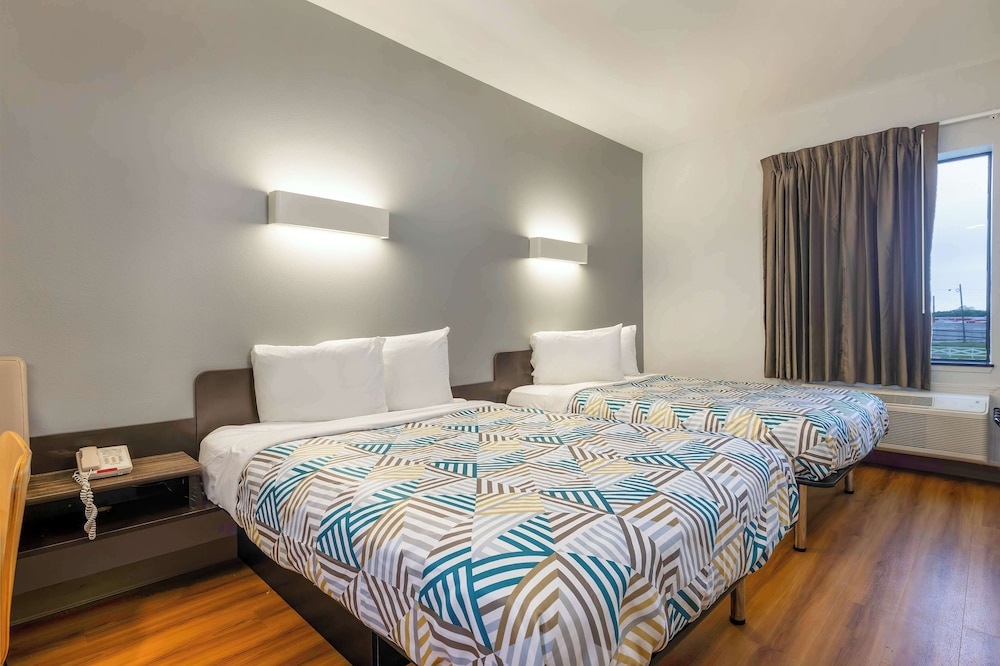 Standard Room, 2 Double Beds, Non Smoking, Refrigerator & Microwave - Photo 1