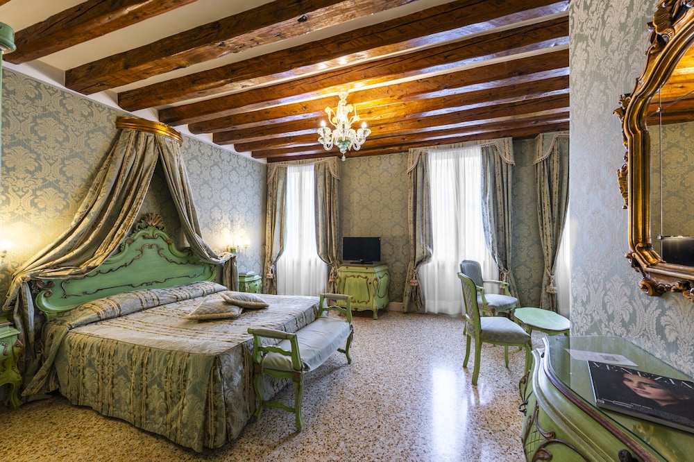 Panoramic Double or Twin Room photo 1