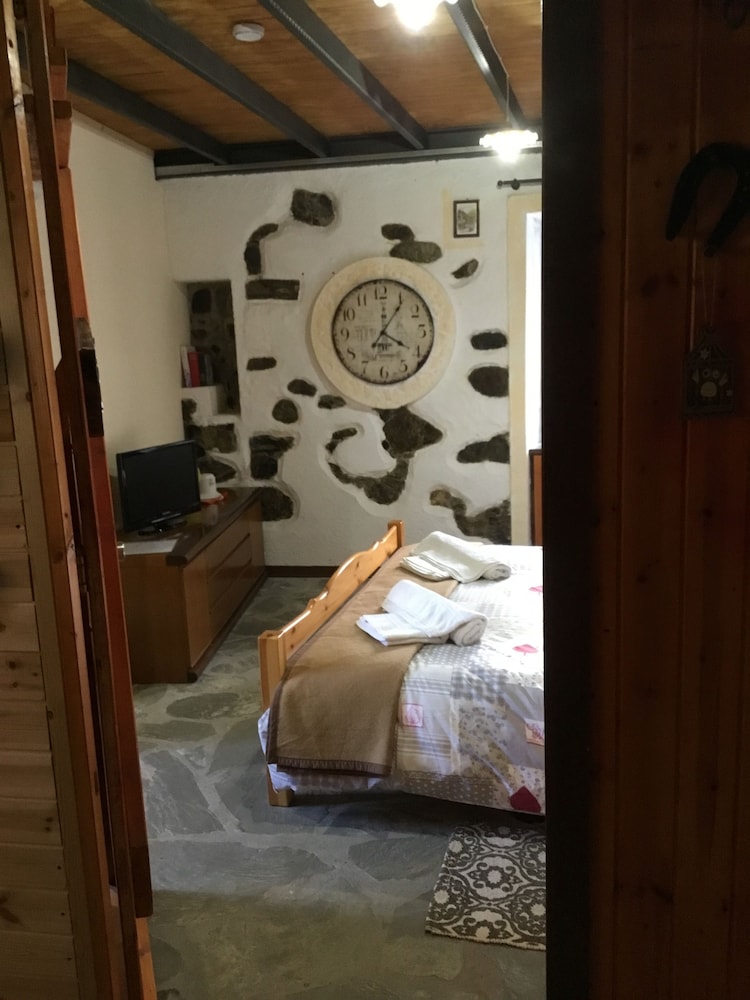 Double Room, Mountain View (Eta) photo 3