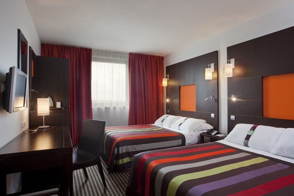 Standard Room, 2 Double Beds, City View - Photo 1