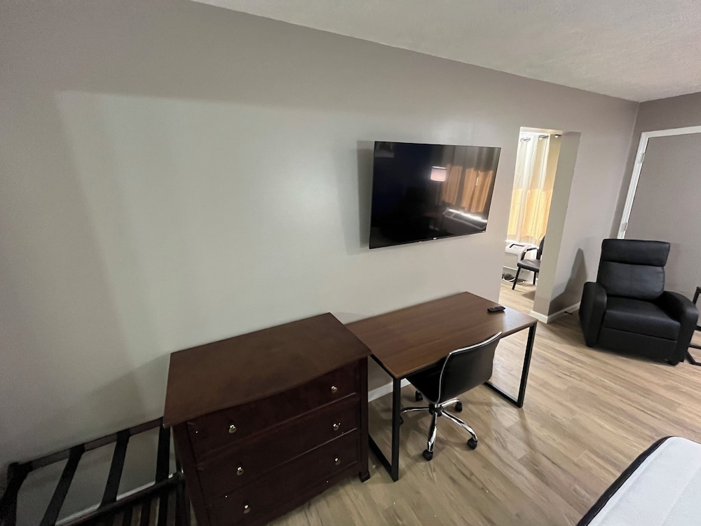 Presidential Suite, 1 Bedroom, Kitchenette photo 2