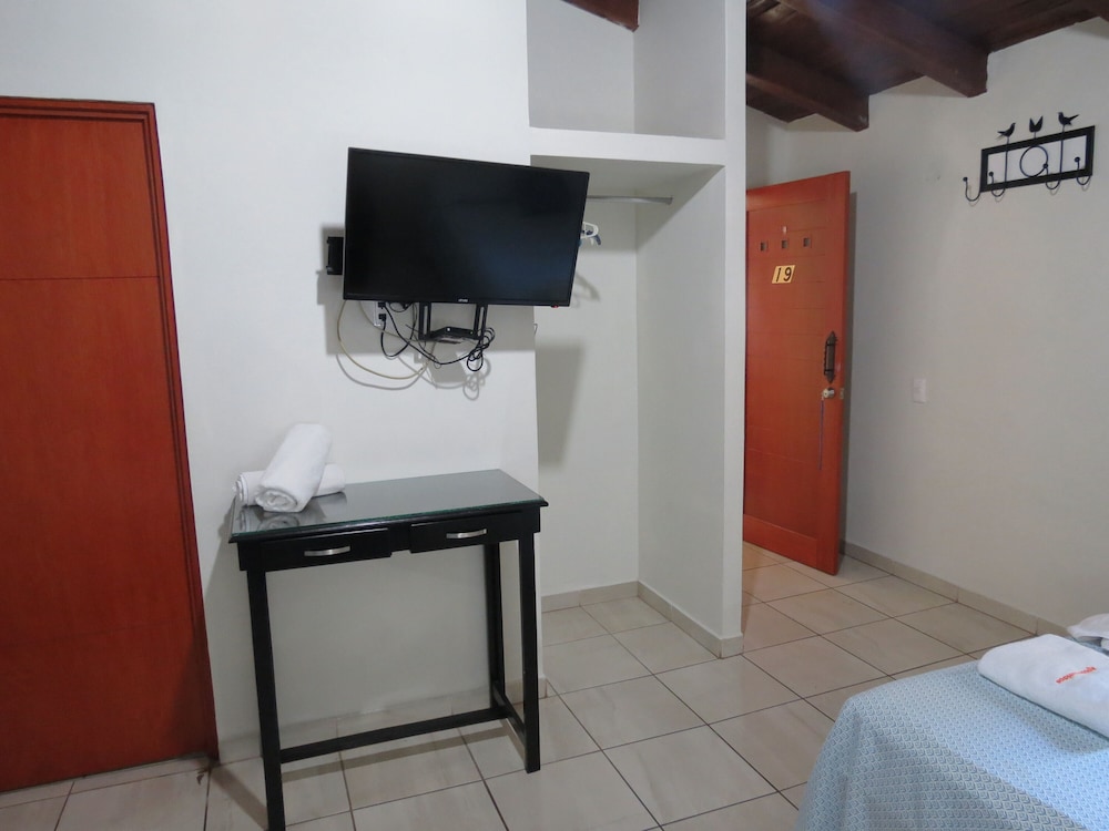 Standard Quadruple Room - Photo 14