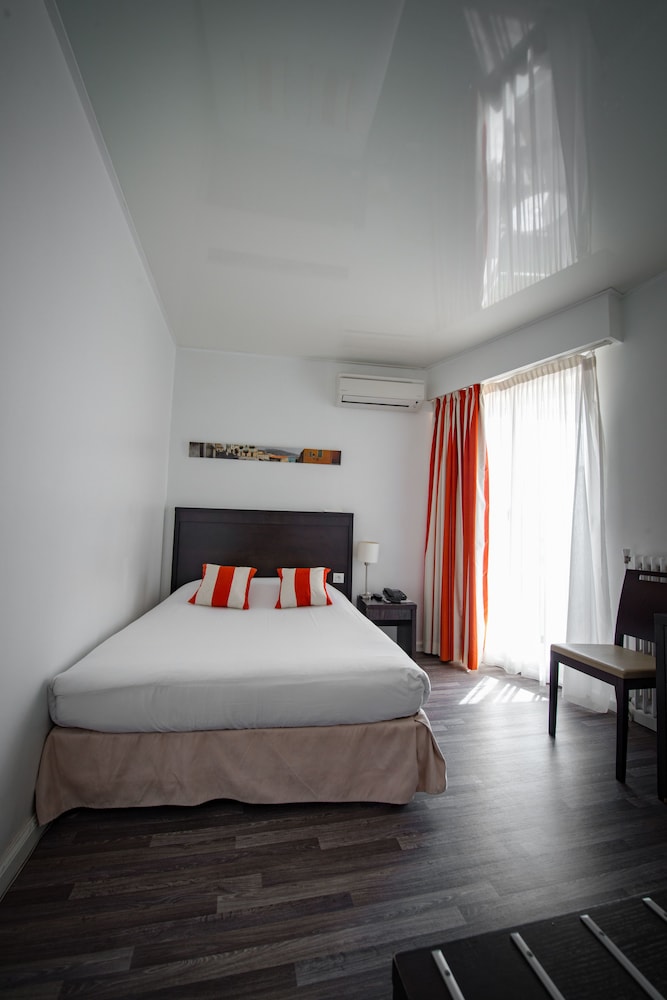 Single Room photo 2