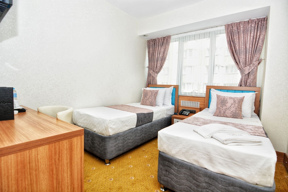 Standard Twin Room photo 2