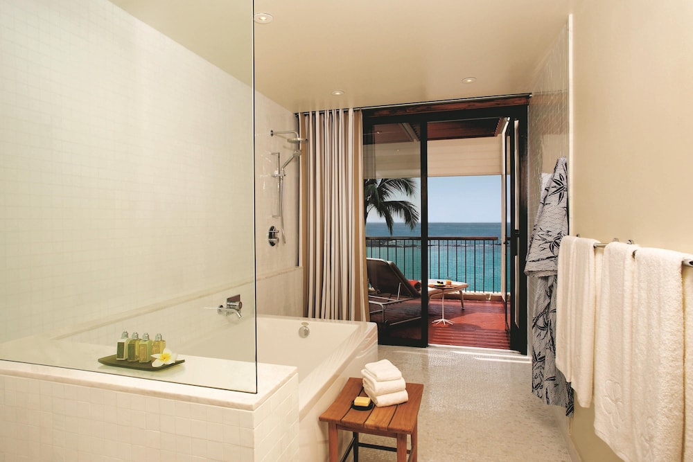 Deluxe Room, 2 Double Beds, Oceanfront (Tower, Newly Renovated) - Photo 7
