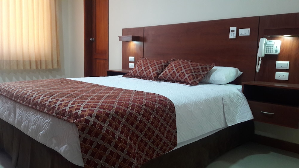 Standard Room, 1 Queen Bed