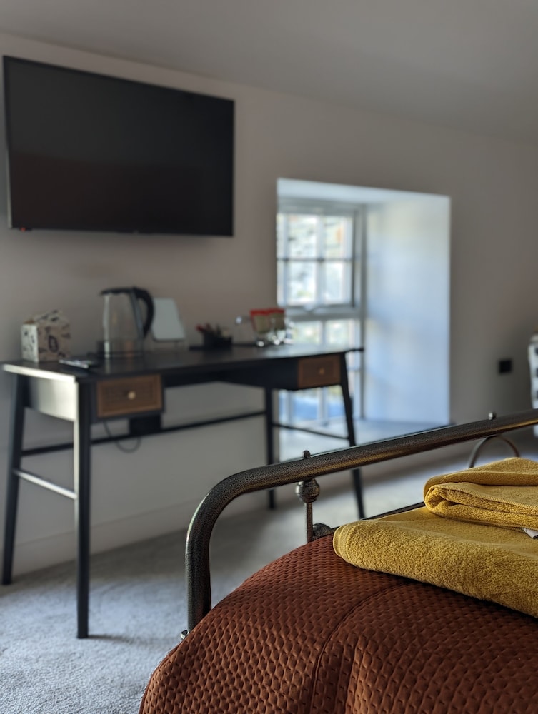 Family Room, 1 Bedroom photo 3