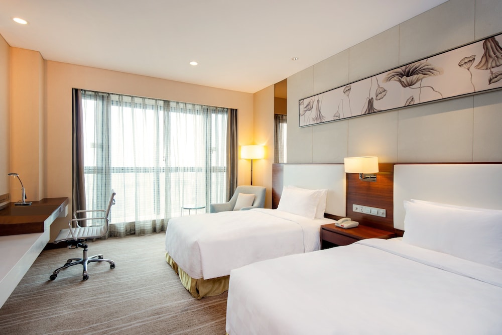 Premium Room, Multiple Beds, Smoking photo 1