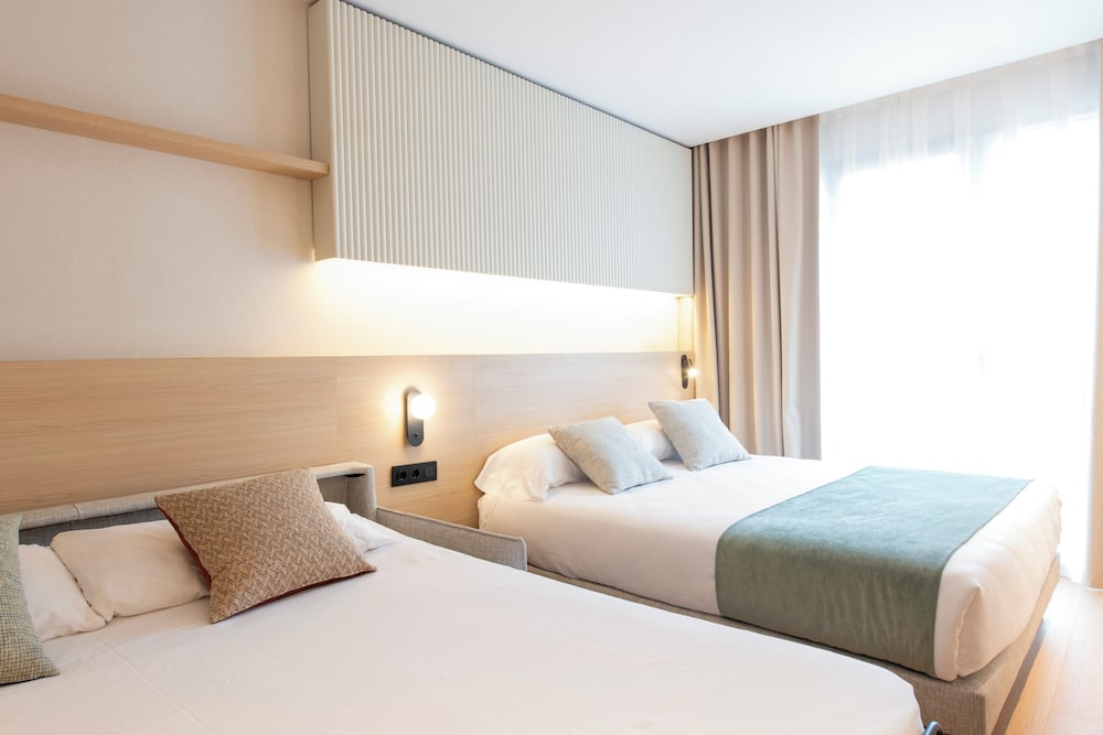 Superior Quadruple Room, Kitchenette photo 2
