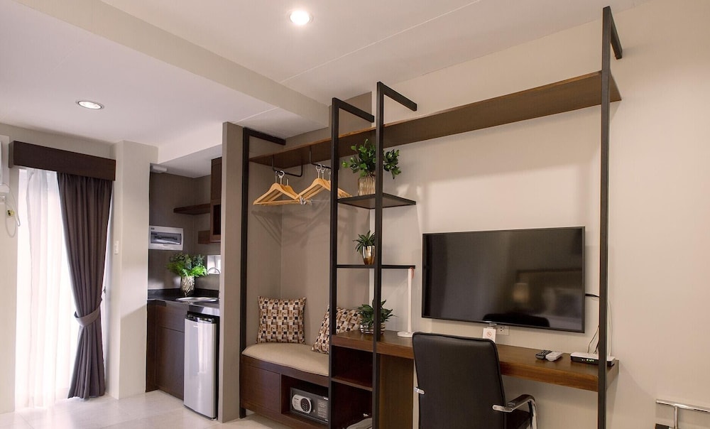 Deluxe Suite - Photo 2