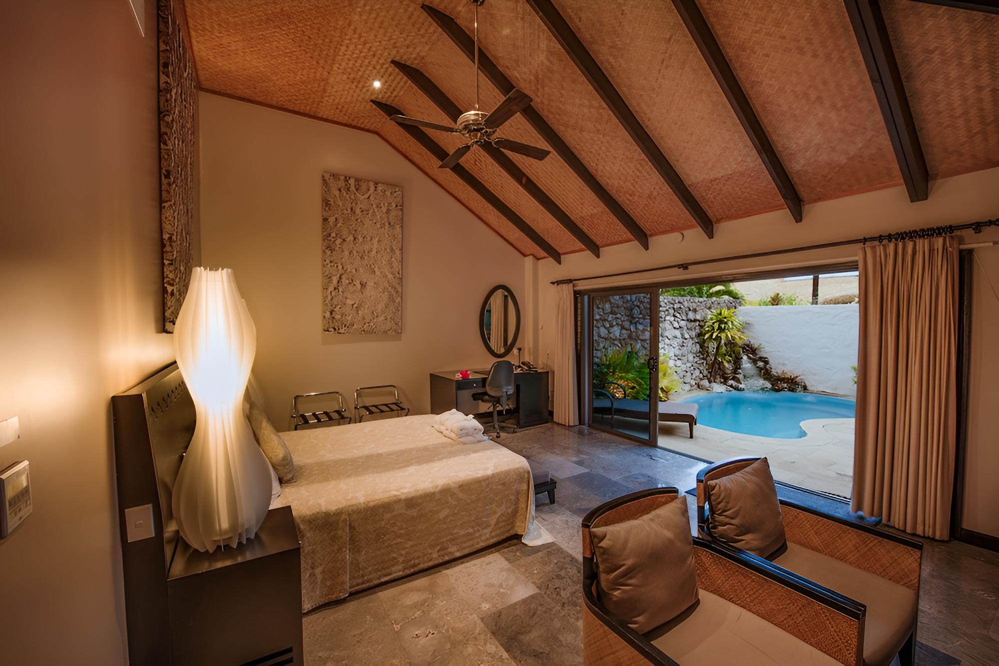 Courtyard Pool Suite - Photo 7