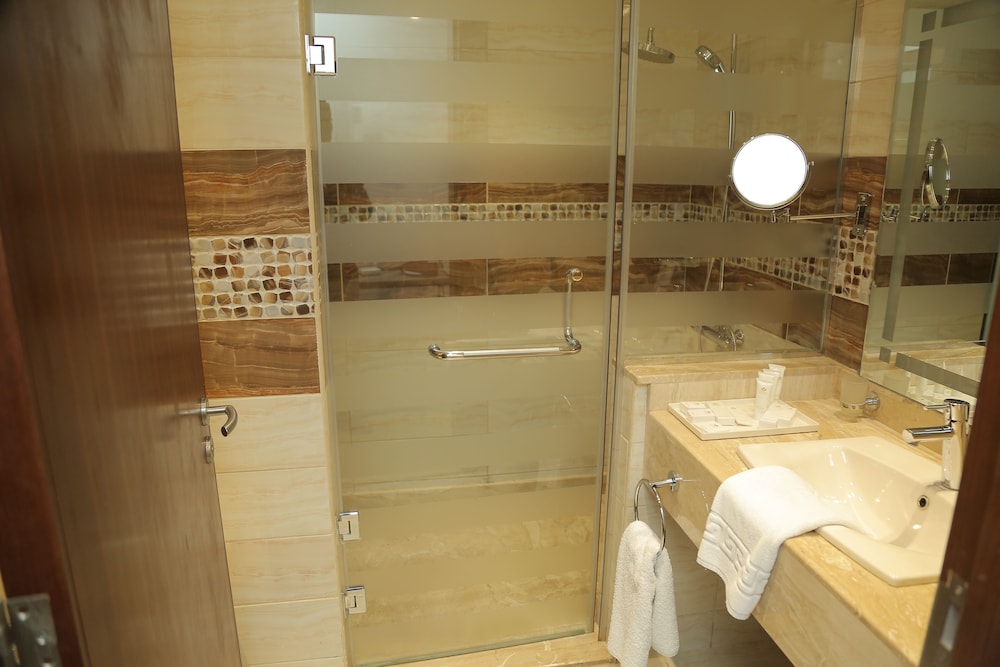 Standard Room, 1 Queen Bed, City View - Photo 20