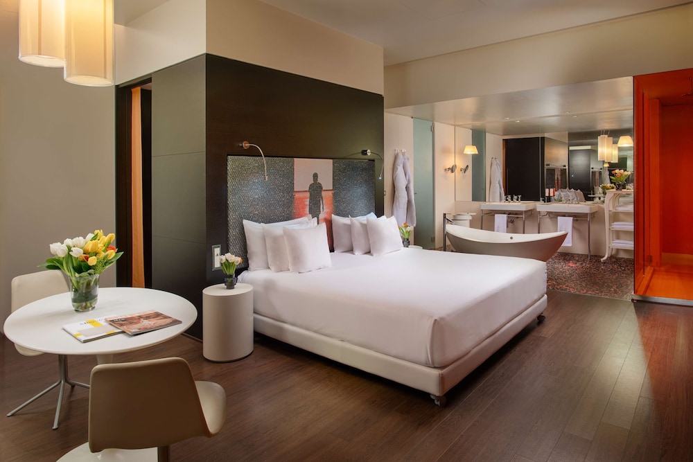 Junior Suite (nhow) thumbnail 5