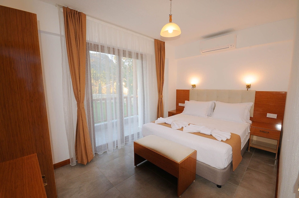 Comfort Suite photo 1