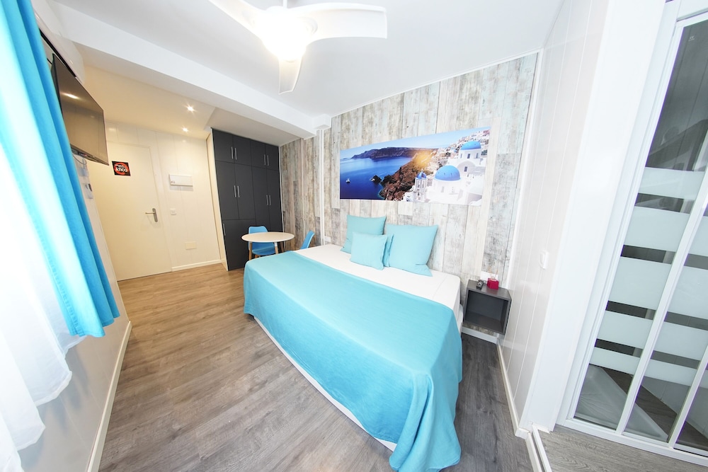 Estudio, Terraza (2 Hab)