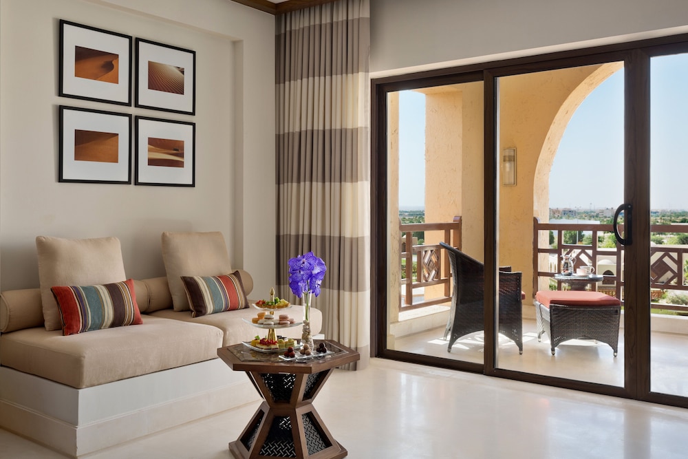 Junior Suite, 1 King Bed, Garden View photo 2