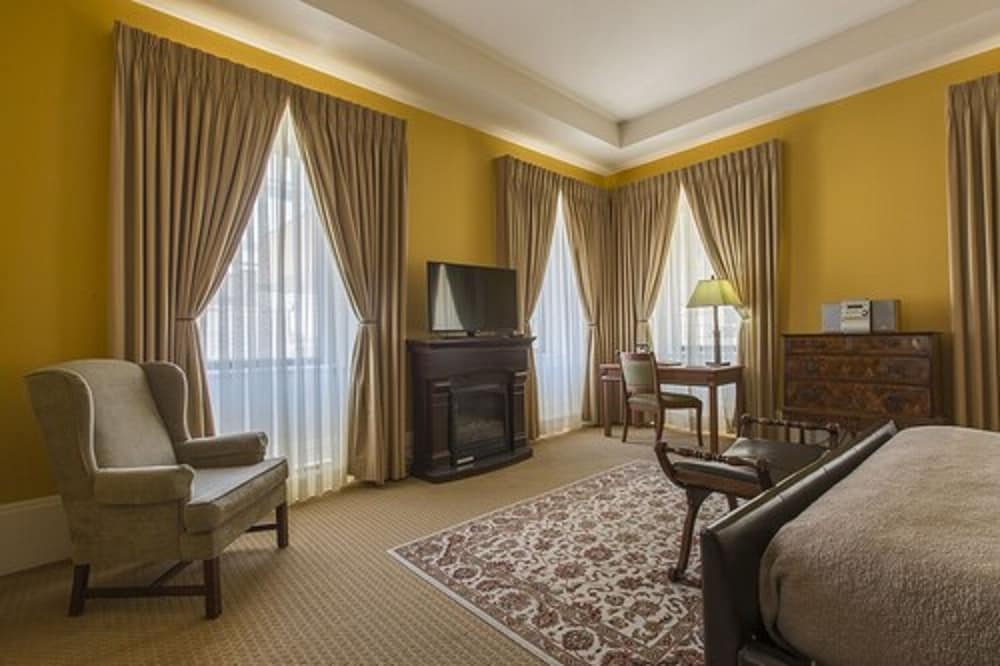 King Suite - Photo 6