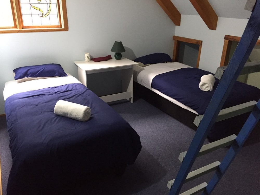 House, 5 Bedrooms photo 1
